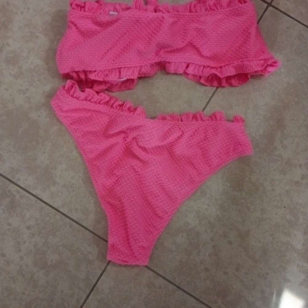 Pink Ruffled Bikini Set Brand New large - Picture 3 of 3